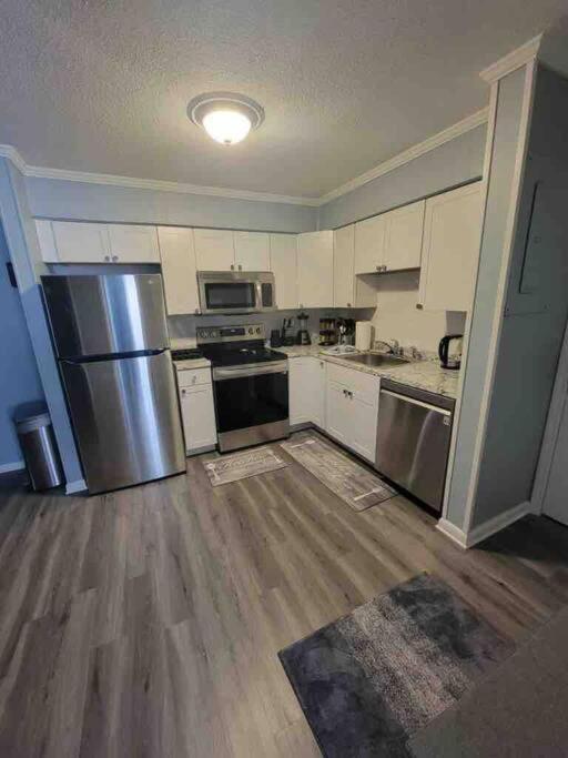 2022 Renovated 2-Bdrm Cozy, Lovely Condo W/Parking! ヒルトンヘッドアイランド エクステリア 写真