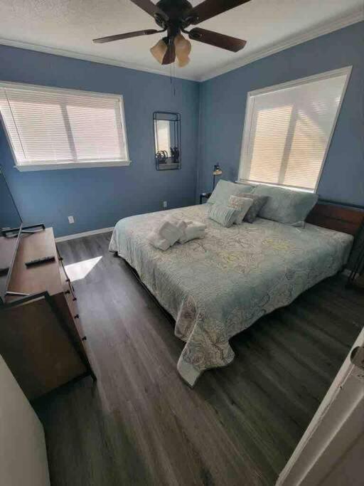 2022 Renovated 2-Bdrm Cozy, Lovely Condo W/Parking! ヒルトンヘッドアイランド エクステリア 写真