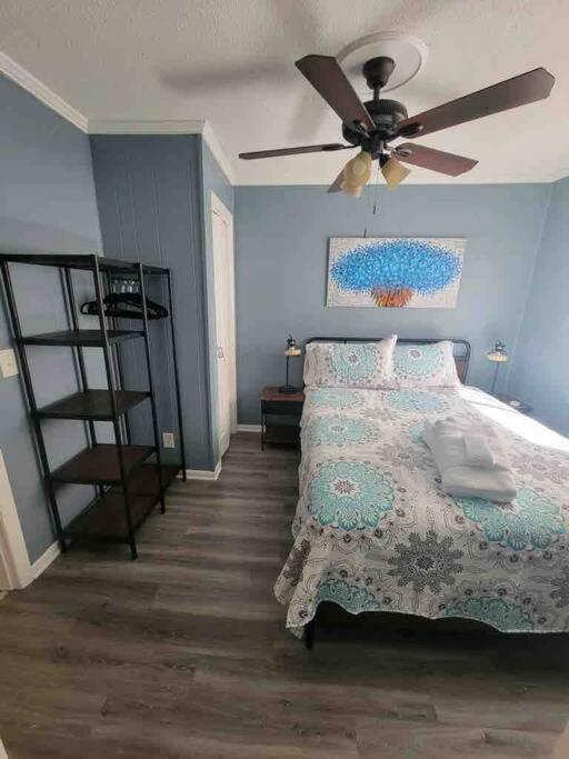 2022 Renovated 2-Bdrm Cozy, Lovely Condo W/Parking! ヒルトンヘッドアイランド エクステリア 写真