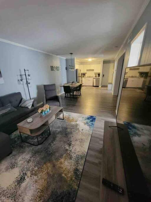 2022 Renovated 2-Bdrm Cozy, Lovely Condo W/Parking! ヒルトンヘッドアイランド エクステリア 写真