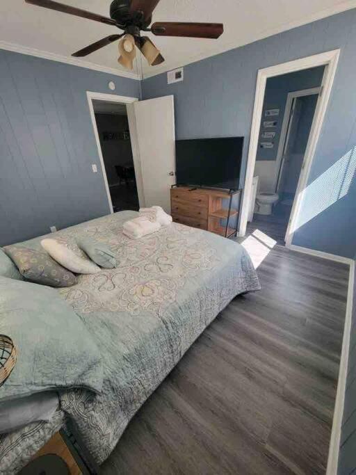 2022 Renovated 2-Bdrm Cozy, Lovely Condo W/Parking! ヒルトンヘッドアイランド エクステリア 写真