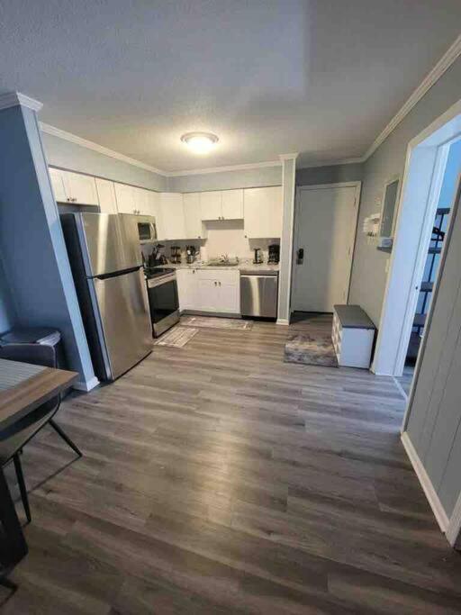 2022 Renovated 2-Bdrm Cozy, Lovely Condo W/Parking! ヒルトンヘッドアイランド エクステリア 写真