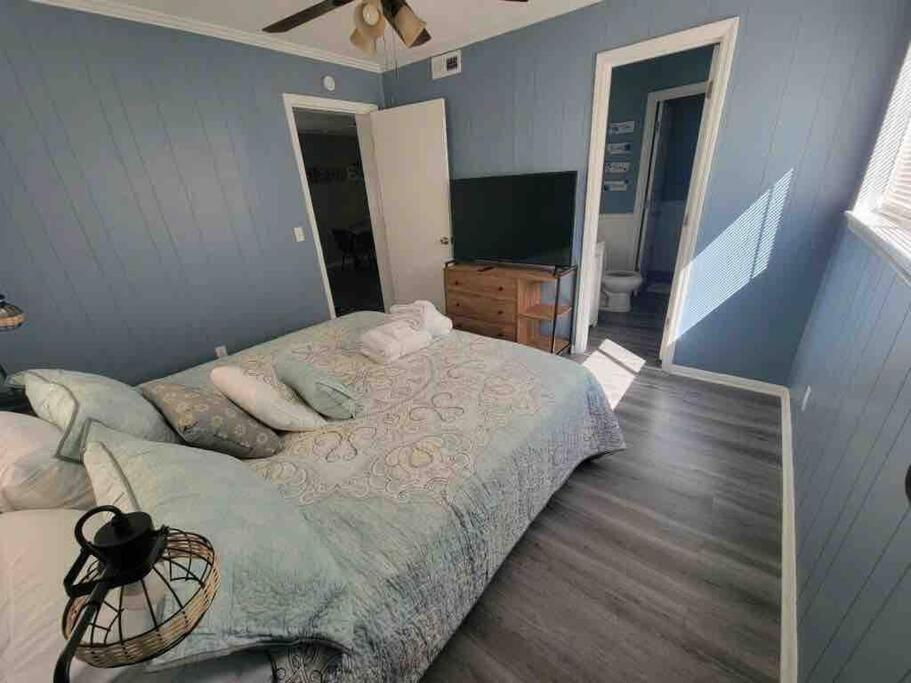 2022 Renovated 2-Bdrm Cozy, Lovely Condo W/Parking! ヒルトンヘッドアイランド エクステリア 写真
