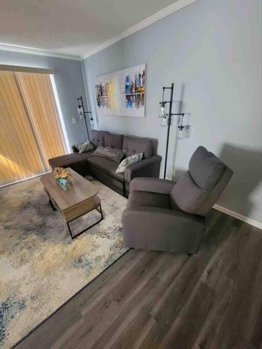 2022 Renovated 2-Bdrm Cozy, Lovely Condo W/Parking! ヒルトンヘッドアイランド エクステリア 写真