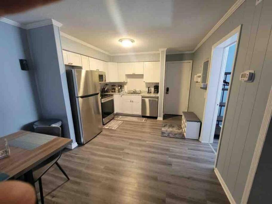 2022 Renovated 2-Bdrm Cozy, Lovely Condo W/Parking! ヒルトンヘッドアイランド エクステリア 写真