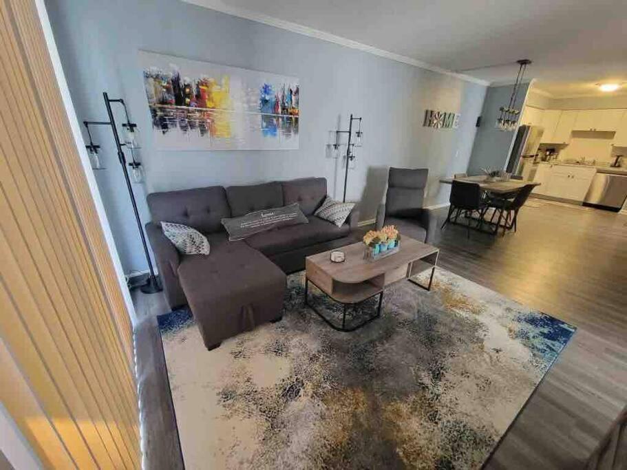 2022 Renovated 2-Bdrm Cozy, Lovely Condo W/Parking! ヒルトンヘッドアイランド エクステリア 写真